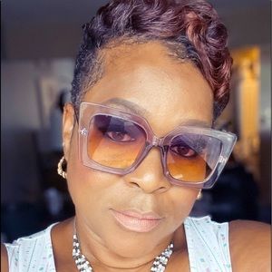 Meet your Posher, Janine